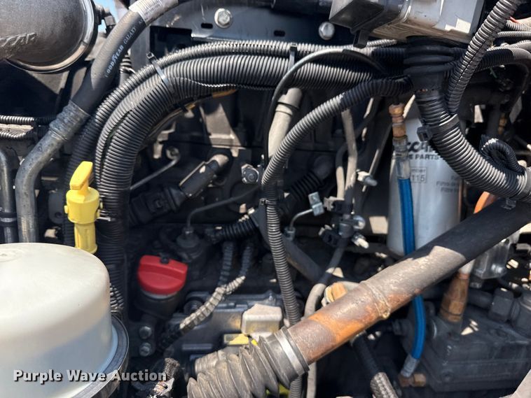 image for item EG6111 2011 Kenworth T800 semi truck