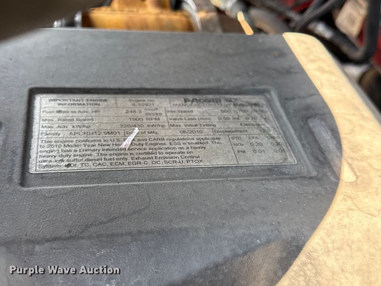 image for item EG6111 2011 Kenworth T800 semi truck