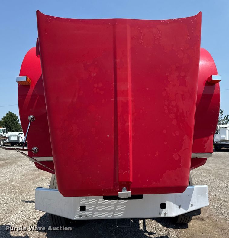 image for item EG6111 2011 Kenworth T800 semi truck