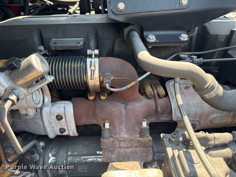 image for item EG6111 2011 Kenworth T800 semi truck