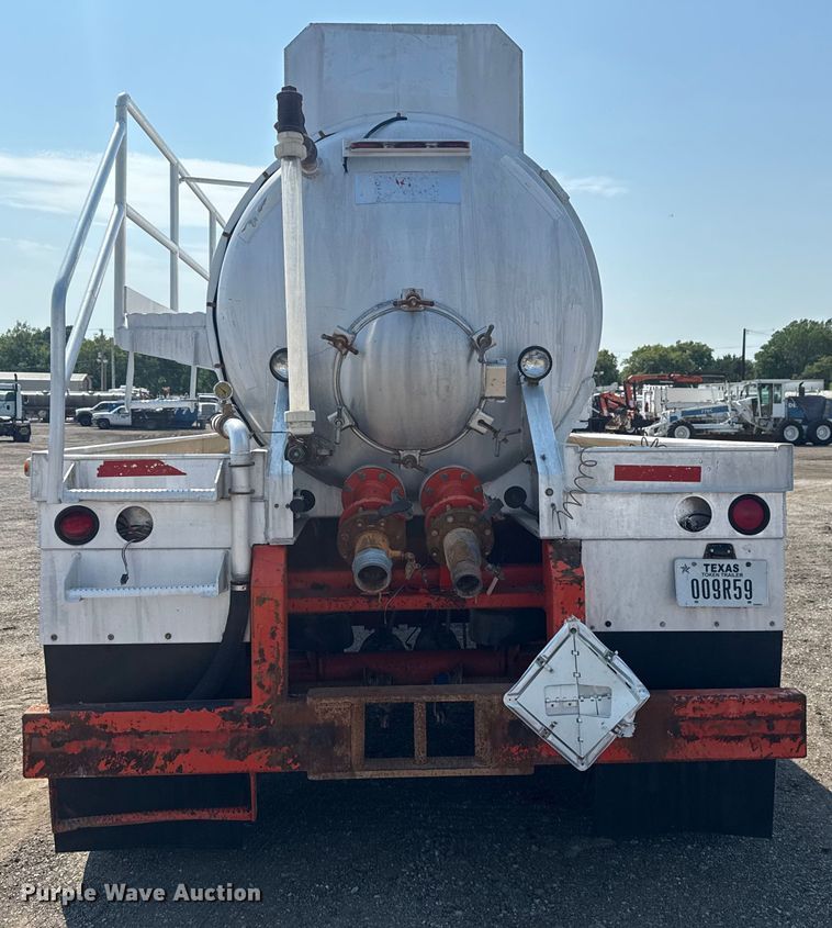 image for item EG6113 2012 Dragon Products LTD. vacuum trailer