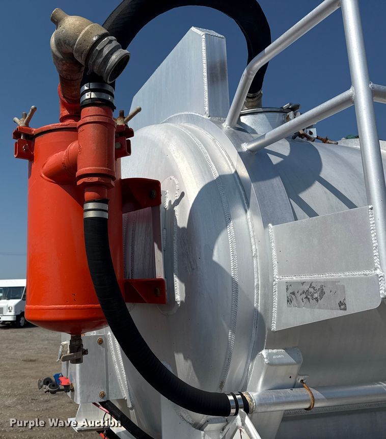 image for item EG6113 2012 Dragon Products LTD. vacuum trailer