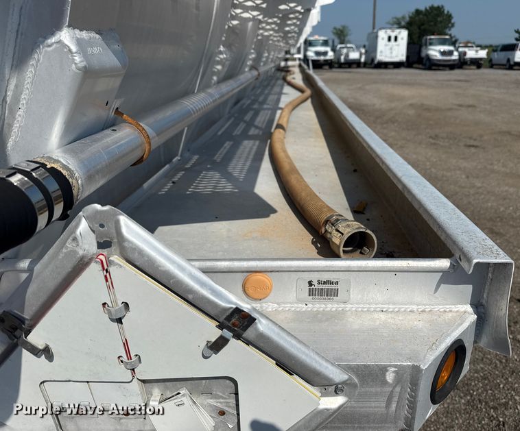 image for item EG6113 2012 Dragon Products LTD. vacuum trailer