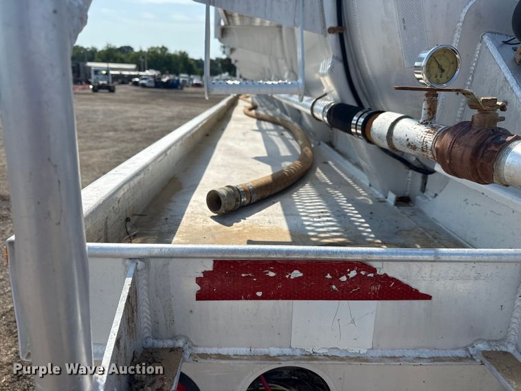 image for item EG6113 2012 Dragon Products LTD. vacuum trailer