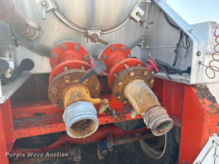 image for item EG6113 2012 Dragon Products LTD. vacuum trailer