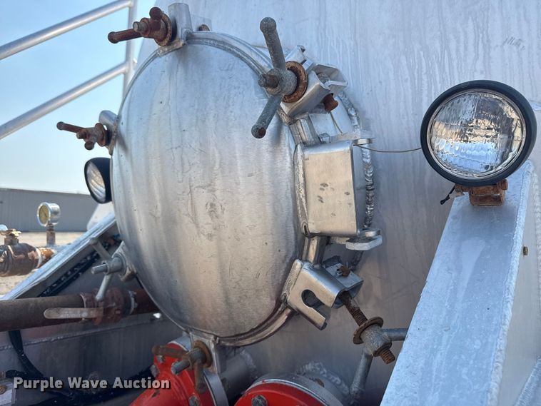 image for item EG6113 2012 Dragon Products LTD. vacuum trailer