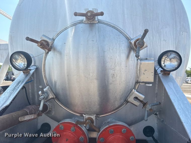 image for item EG6113 2012 Dragon Products LTD. vacuum trailer