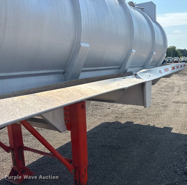 image for item EG6113 2012 Dragon Products LTD. vacuum trailer