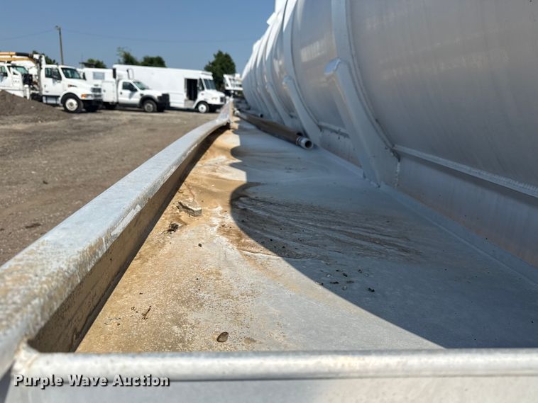 image for item EG6113 2012 Dragon Products LTD. vacuum trailer