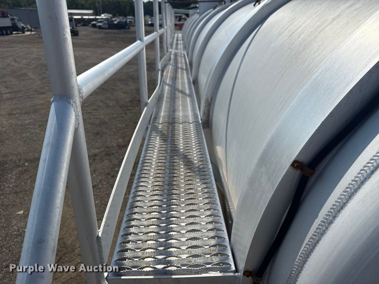 image for item EG6113 2012 Dragon Products LTD. vacuum trailer