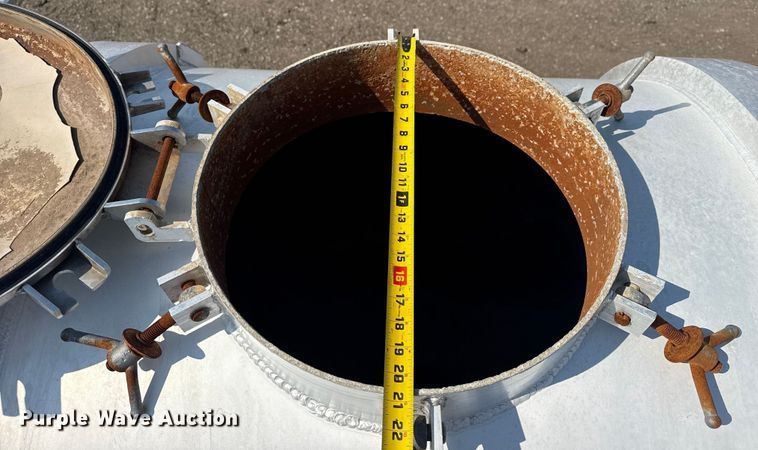 image for item EG6113 2012 Dragon Products LTD. vacuum trailer