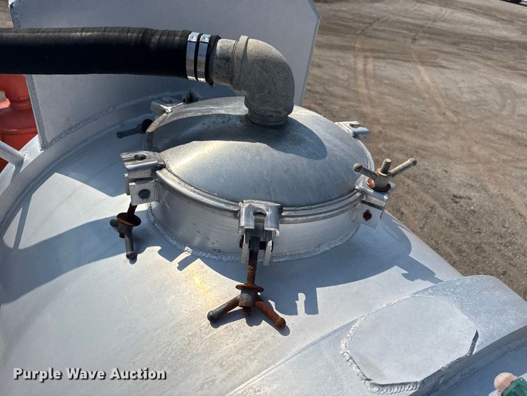 image for item EG6113 2012 Dragon Products LTD. vacuum trailer