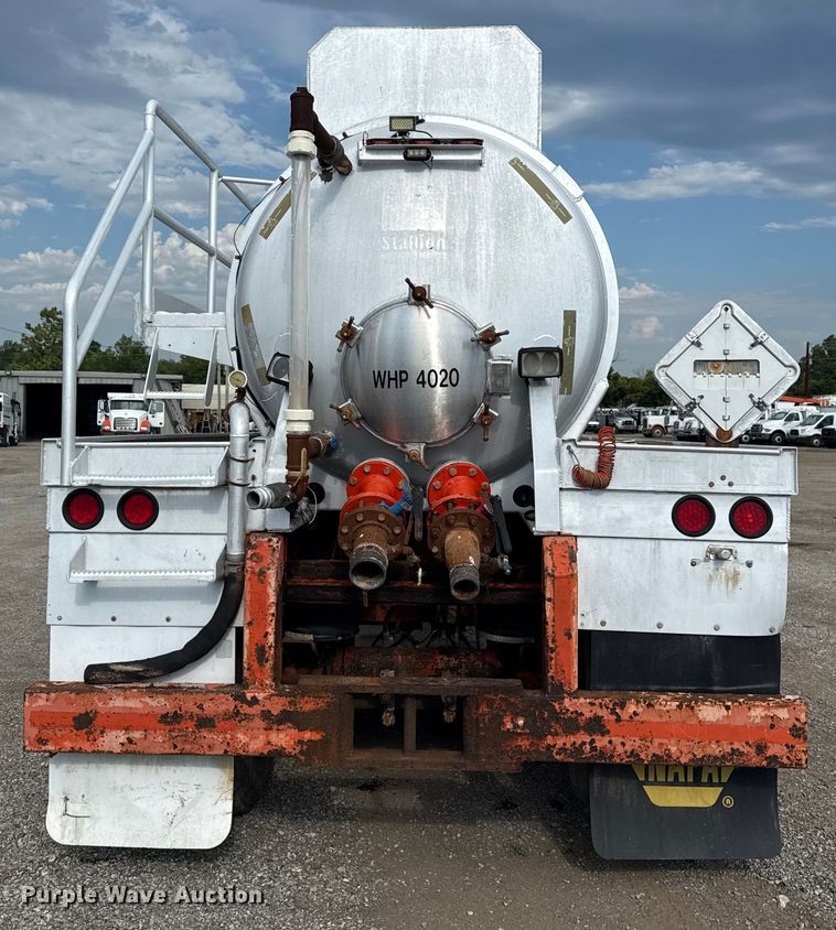 image for item EG6126 2012 Dragon Products LTD. vacuum trailer