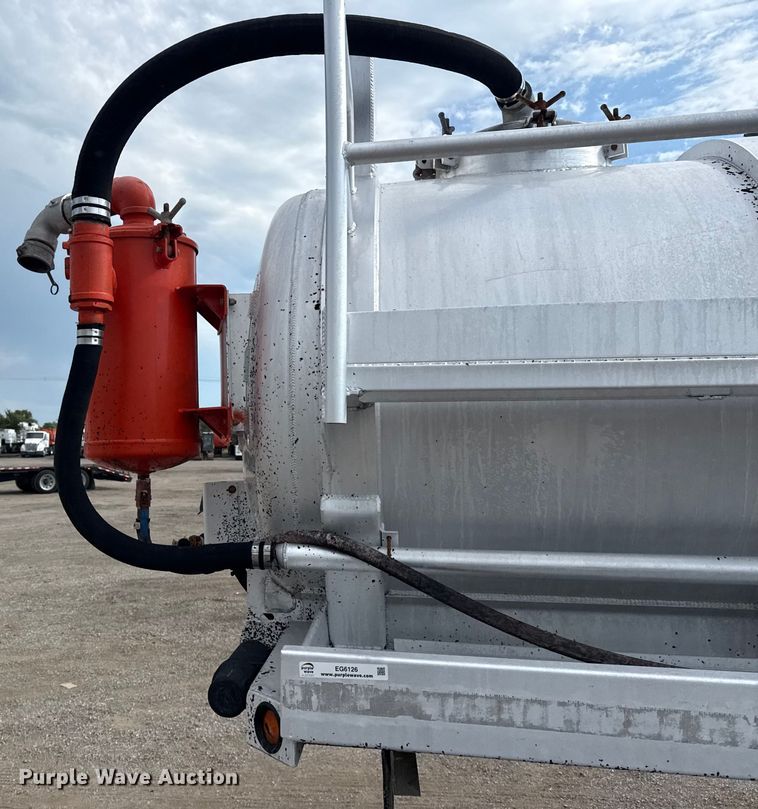 image for item EG6126 2012 Dragon Products LTD. vacuum trailer