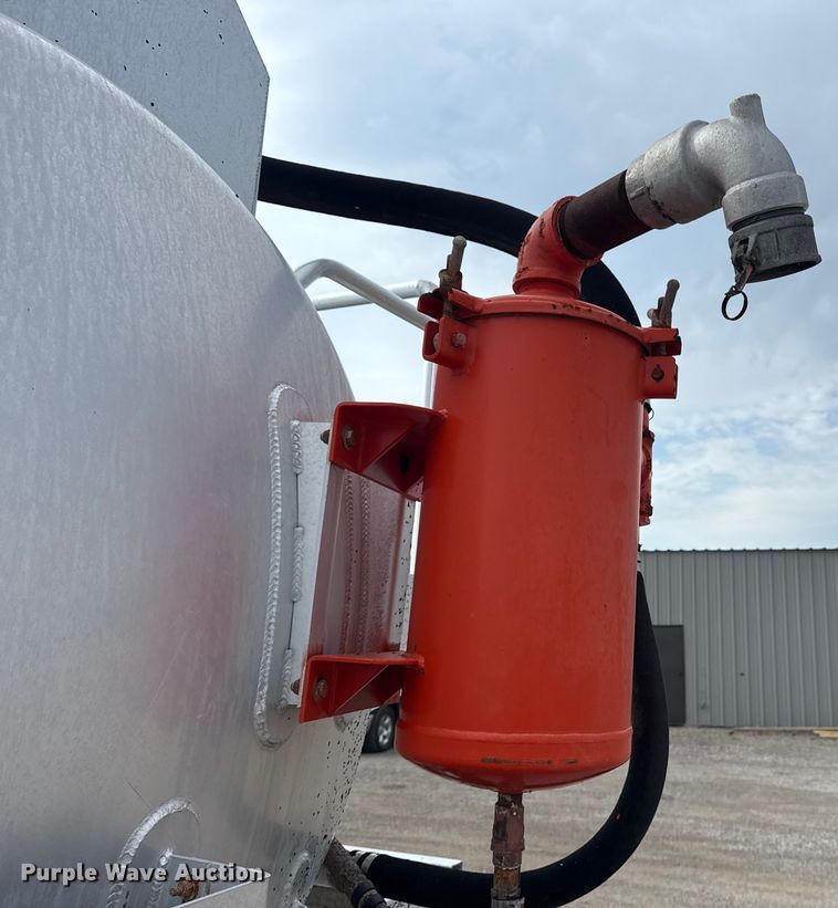 image for item EG6126 2012 Dragon Products LTD. vacuum trailer