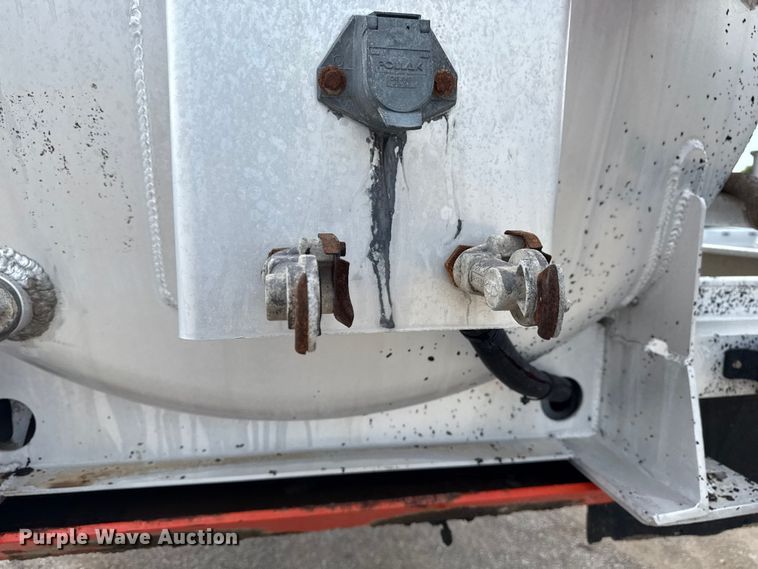 image for item EG6126 2012 Dragon Products LTD. vacuum trailer