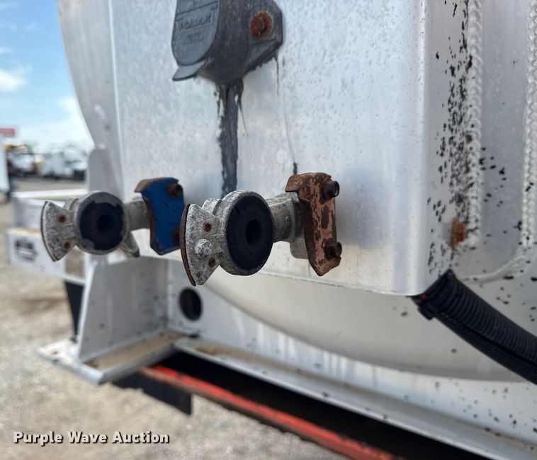 image for item EG6126 2012 Dragon Products LTD. vacuum trailer