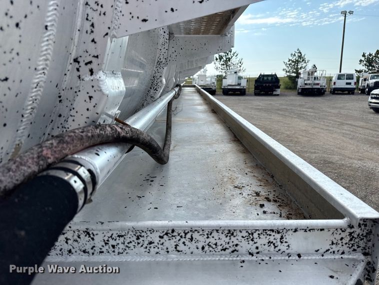 image for item EG6126 2012 Dragon Products LTD. vacuum trailer