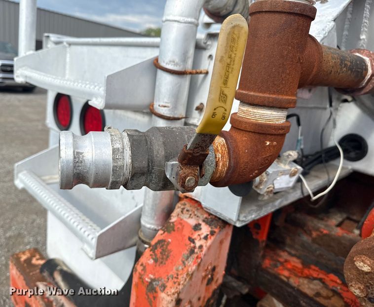 image for item EG6126 2012 Dragon Products LTD. vacuum trailer