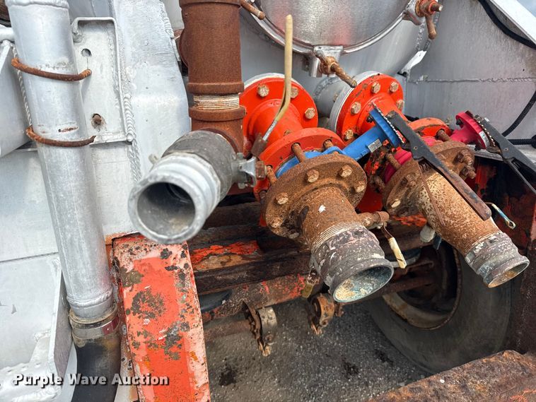 image for item EG6126 2012 Dragon Products LTD. vacuum trailer