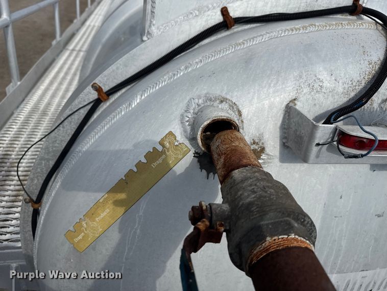 image for item EG6126 2012 Dragon Products LTD. vacuum trailer