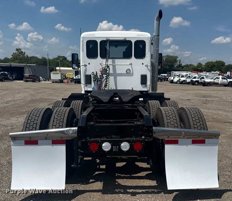 image for item EG6135 2020 Kenworth T680 semi truck