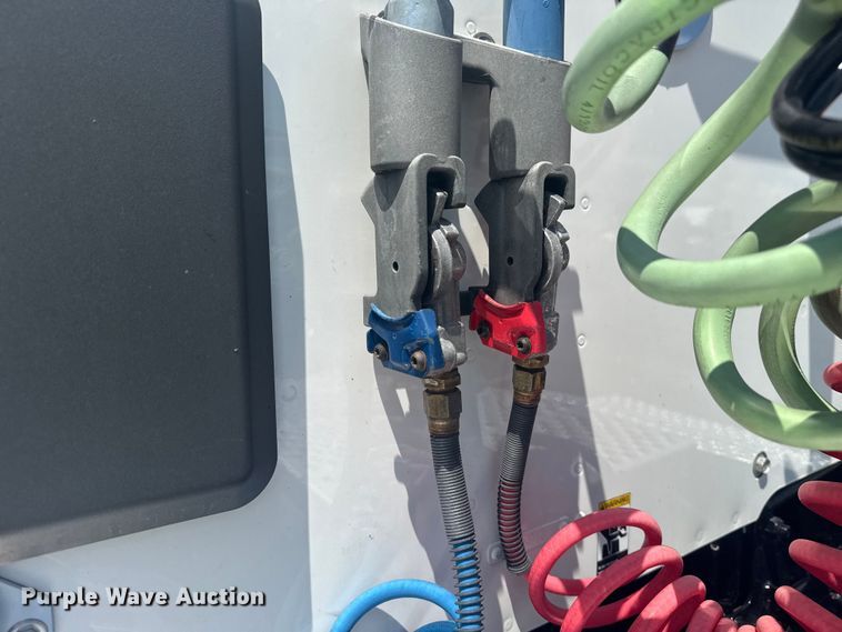 image for item EG6135 2020 Kenworth T680 semi truck