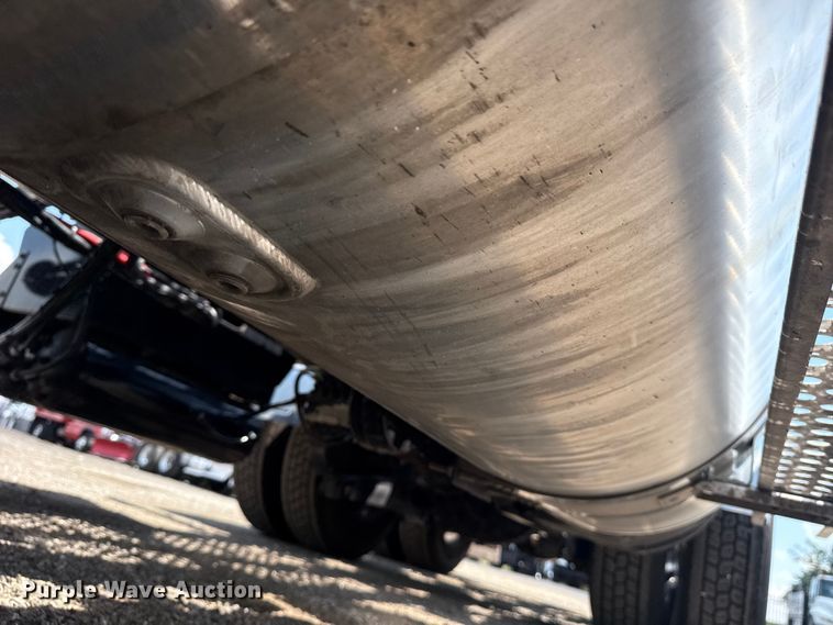 image for item EG6135 2020 Kenworth T680 semi truck