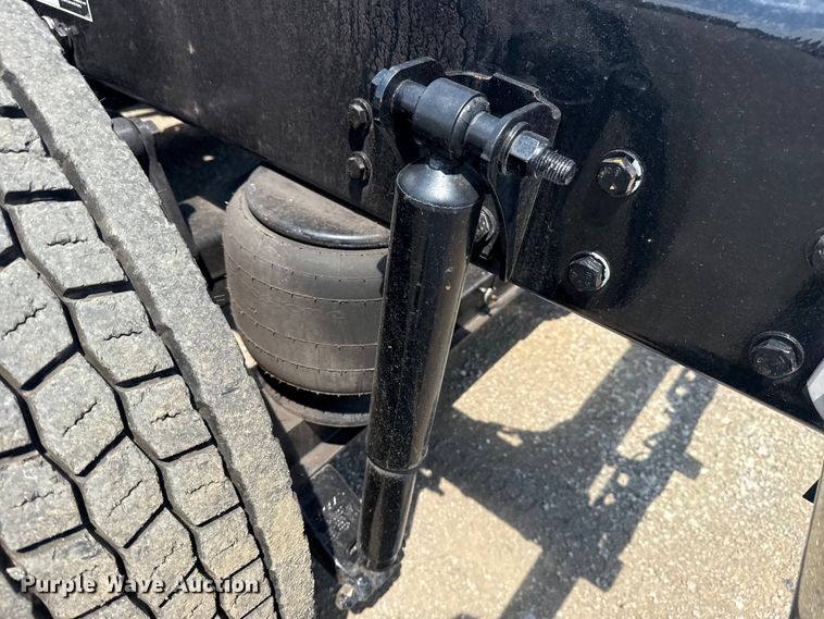 image for item EG6135 2020 Kenworth T680 semi truck