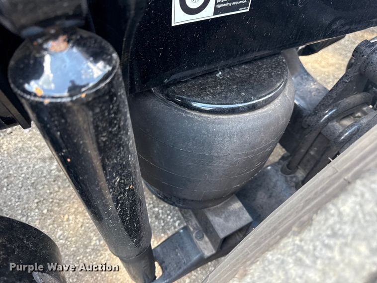 image for item EG6135 2020 Kenworth T680 semi truck