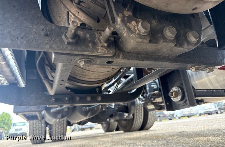 image for item EG6135 2020 Kenworth T680 semi truck