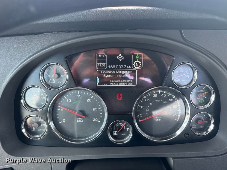 image for item EG6135 2020 Kenworth T680 semi truck