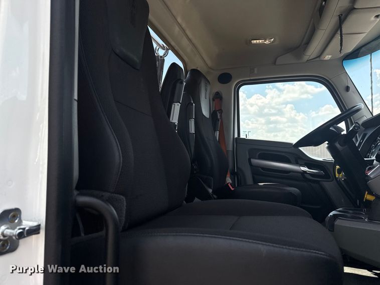 image for item EG6135 2020 Kenworth T680 semi truck