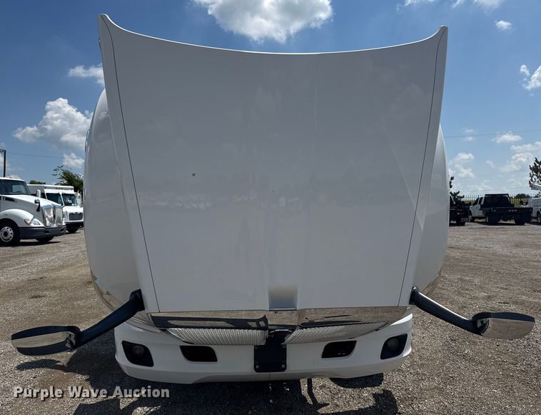 image for item EG6135 2020 Kenworth T680 semi truck