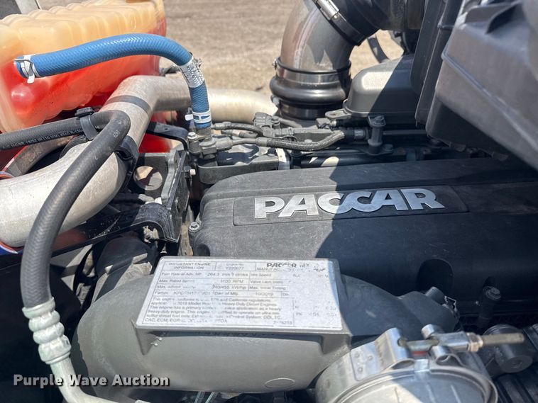 image for item EG6135 2020 Kenworth T680 semi truck