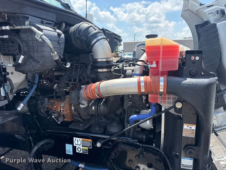 image for item EG6135 2020 Kenworth T680 semi truck