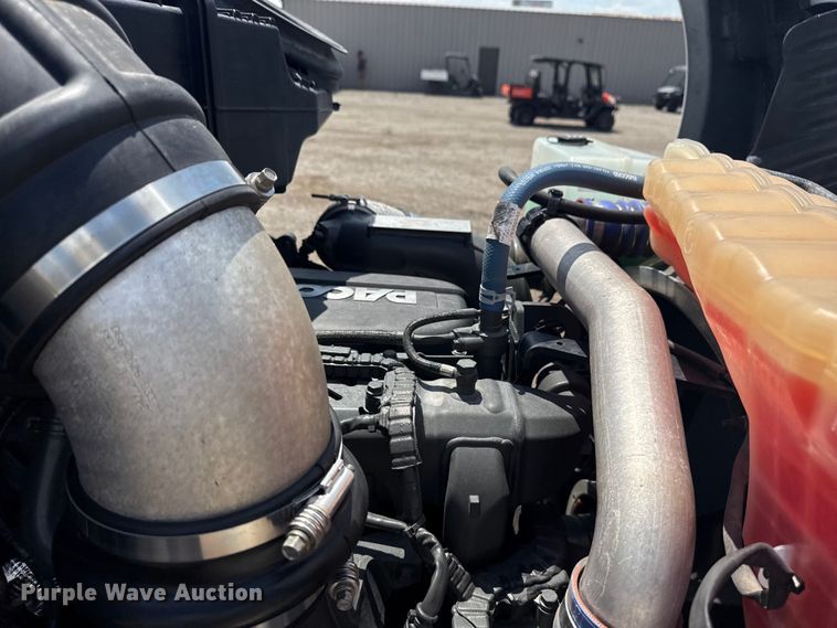 image for item EG6135 2020 Kenworth T680 semi truck