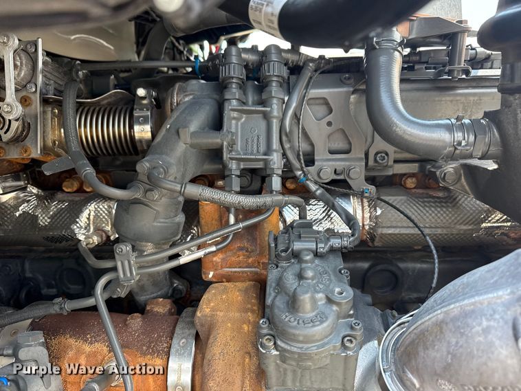 image for item EG6135 2020 Kenworth T680 semi truck