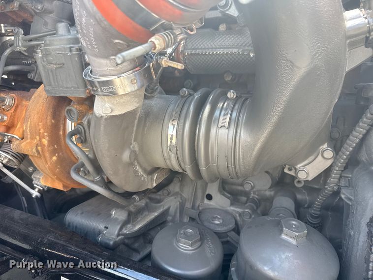 image for item EG6135 2020 Kenworth T680 semi truck