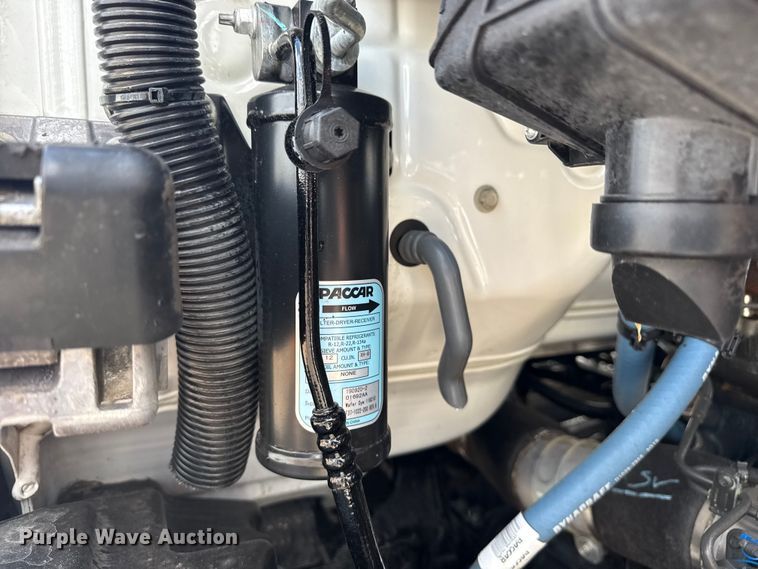 image for item EG6135 2020 Kenworth T680 semi truck