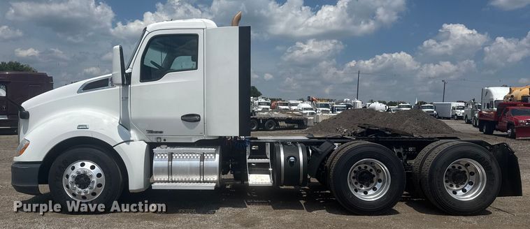 image for item EG6137 2018 Kenworth T680 semi truck