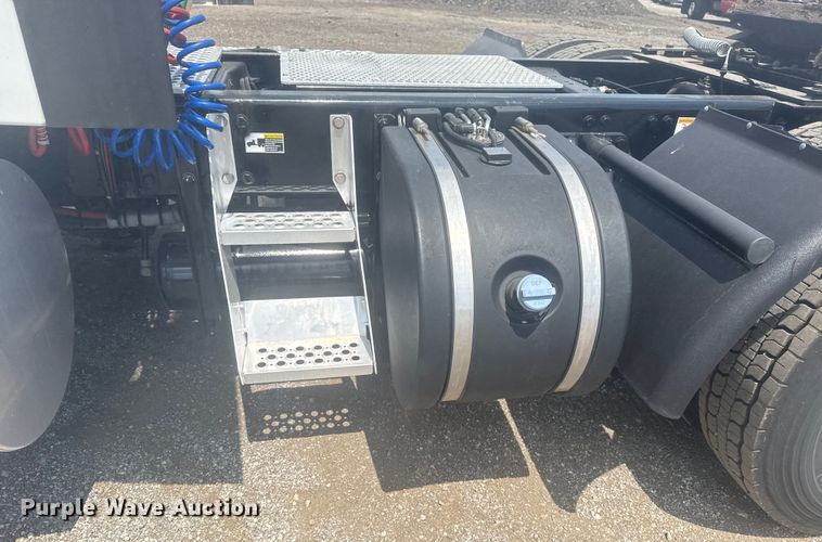 image for item EG6137 2018 Kenworth T680 semi truck