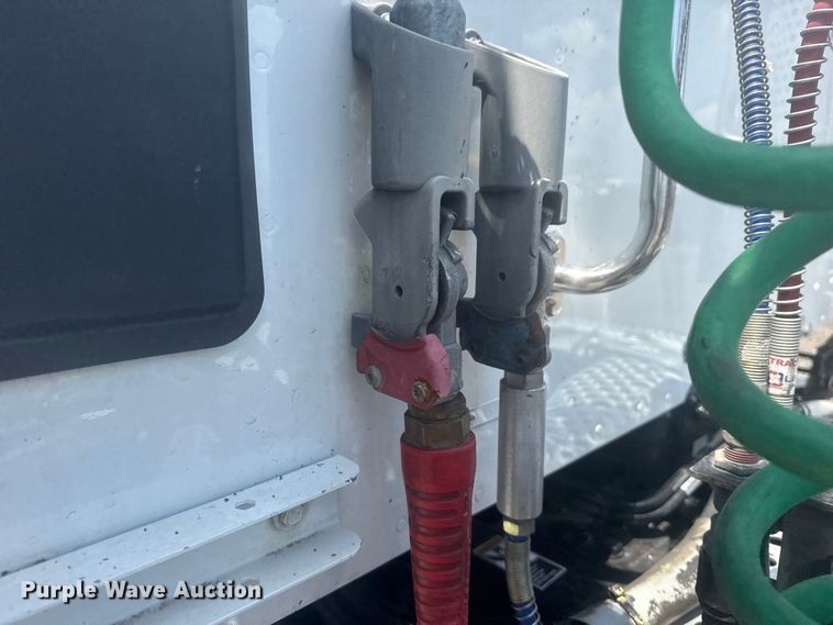 image for item EG6137 2018 Kenworth T680 semi truck