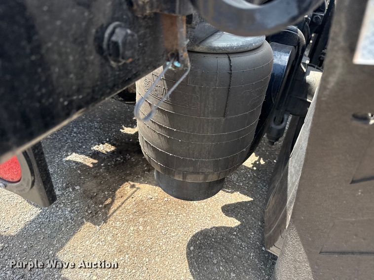 image for item EG6137 2018 Kenworth T680 semi truck