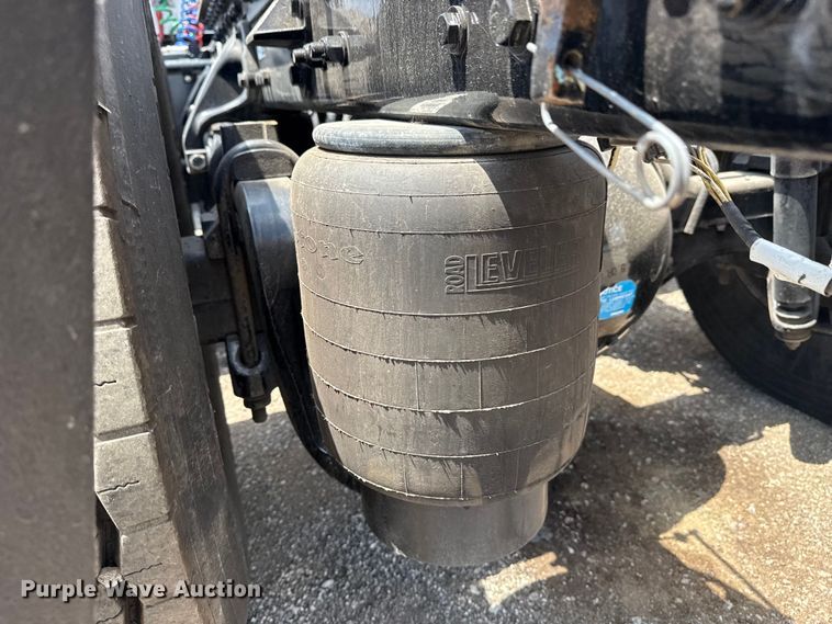 image for item EG6137 2018 Kenworth T680 semi truck