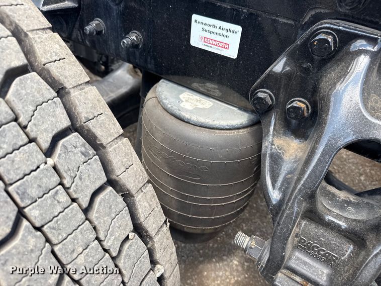 image for item EG6137 2018 Kenworth T680 semi truck