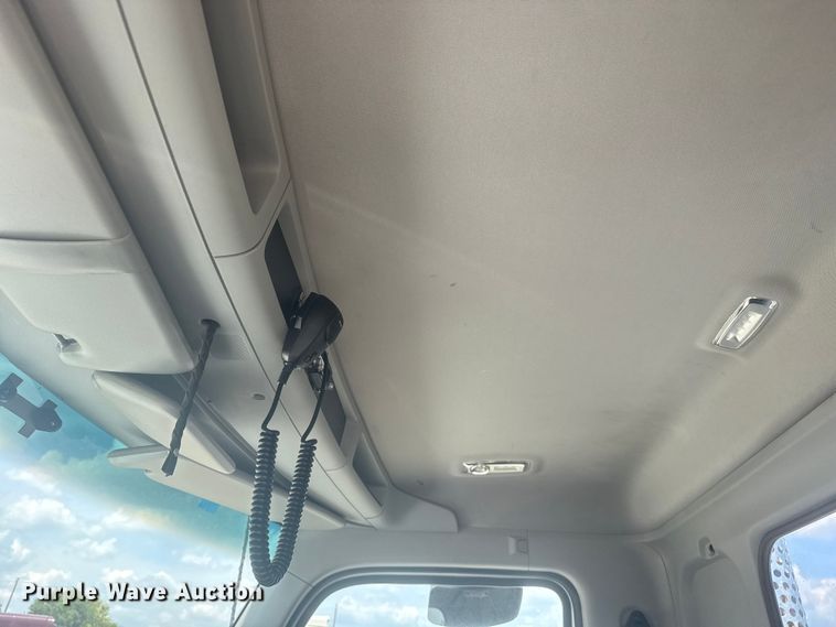 image for item EG6137 2018 Kenworth T680 semi truck