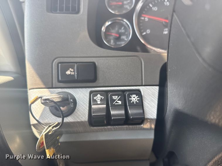 image for item EG6137 2018 Kenworth T680 semi truck