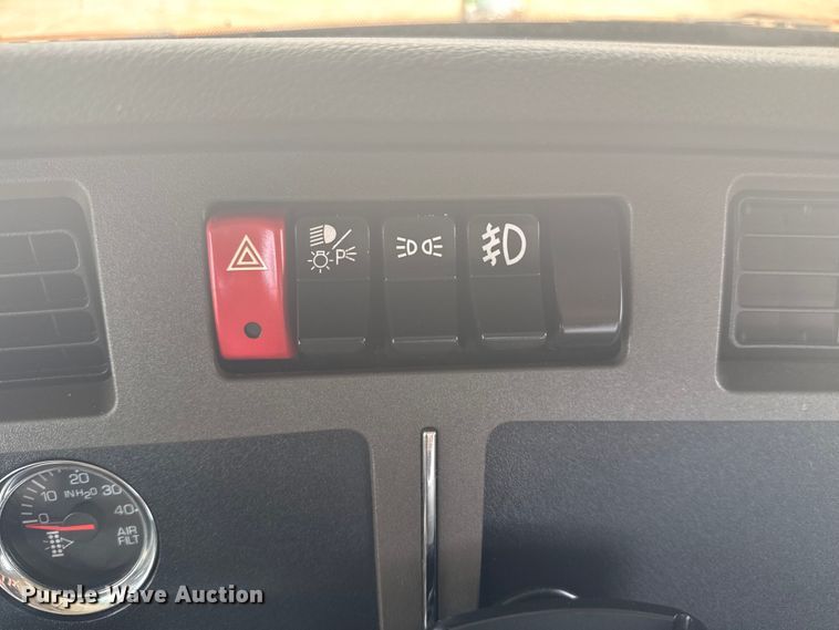 image for item EG6137 2018 Kenworth T680 semi truck