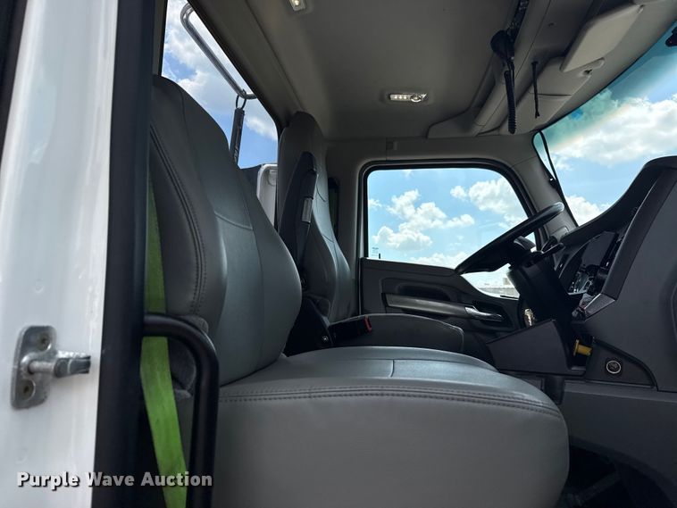 image for item EG6137 2018 Kenworth T680 semi truck